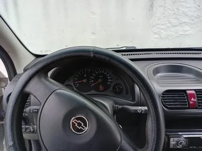 Chevrolet Corsa Sedan 1.0 MPFI 8V 71cv 4P 2004