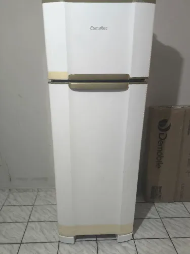 Geladeira Esmaltec Usada