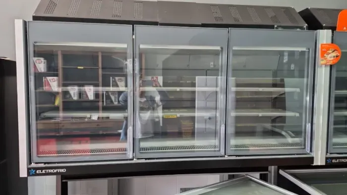 Geladeira Comercial - Marca Eletrofrio