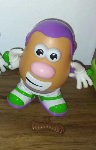 Sr Cabeça de Batata Buzlightear