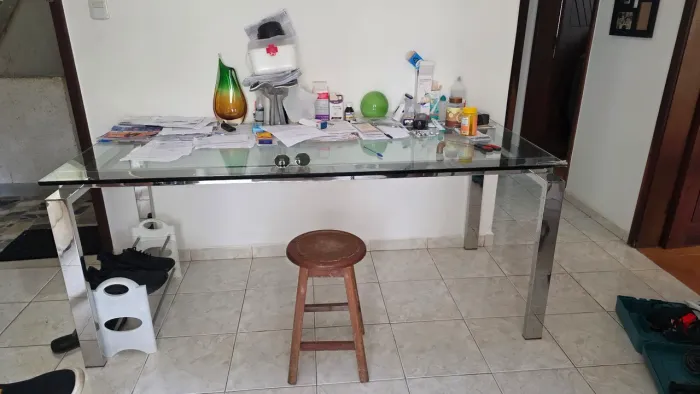 Mesa até 6 lugares com avaria