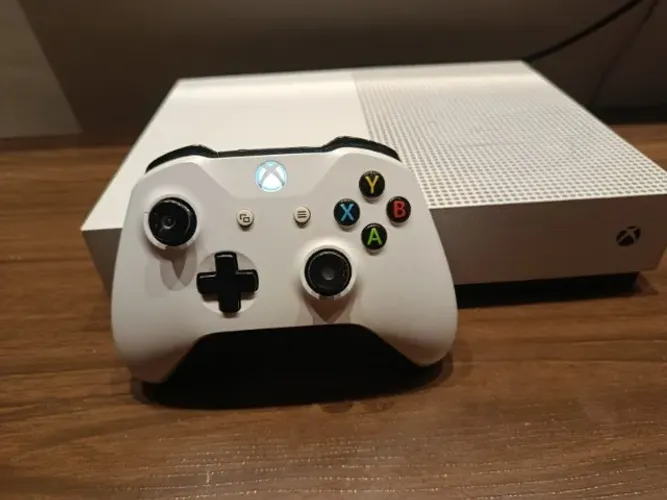 Xbox One S 1tb + 7 Jogos