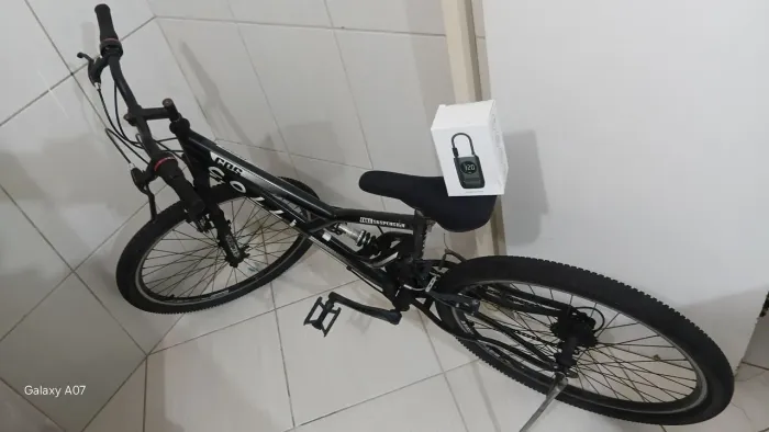 Bicicleta Colli Aro 26 + Compressor de ar