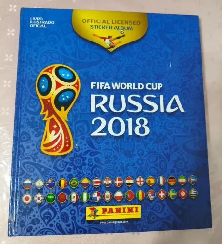Álbum capa dura da copa 2018 completo