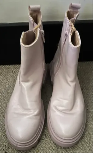 Bota tratorada cano médio Zara tam 35