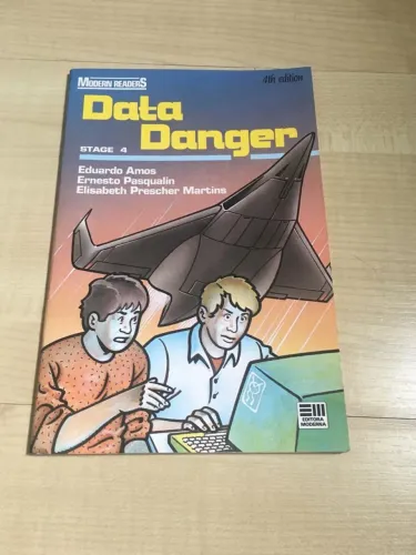 Livro de inglês Data Danger