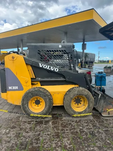 MINICARREGADEIRA VOLVO MC80