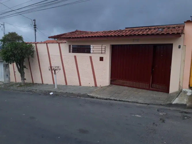 Venda de Casa com 03 Quartos Suíte no Bairro Cohab Poços de Caldas/MG