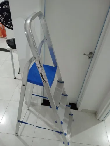 Escada de alumínio 5 degraus