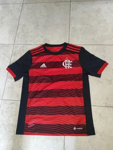 Camisa Flamengo I 22 I 23 I s/n° Torcedor Adidas masculina I Vermelho e preto.