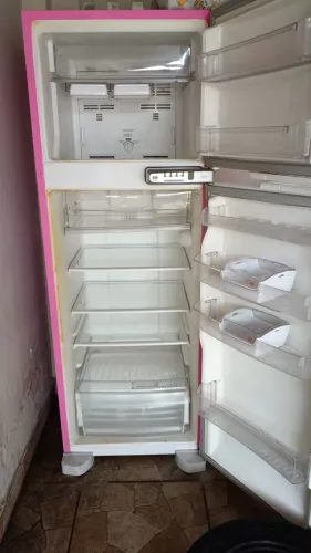 Vende-se geladeira Frost Free