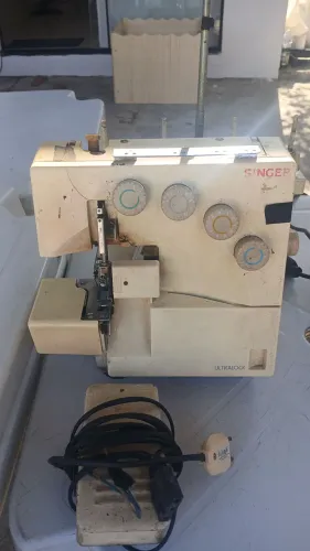 Vendo máquina galoreira overlock e tesoura elétrica