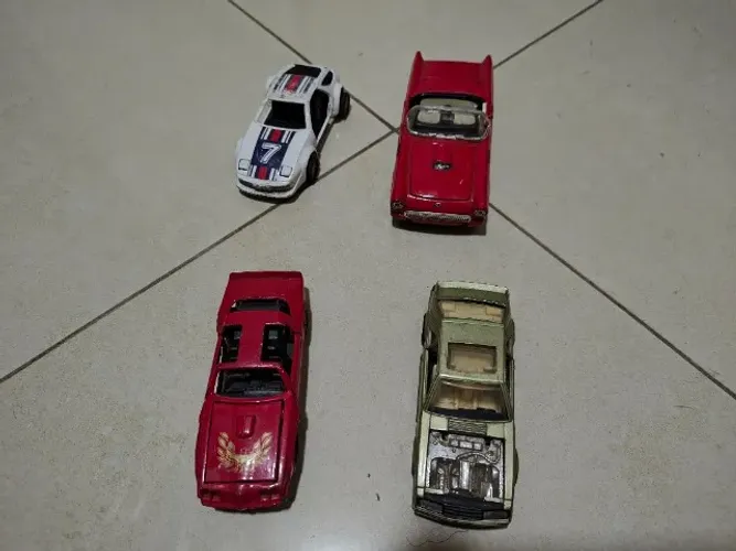 4 miniaturas para Andy