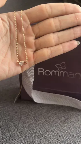 Colar banhado a outro 18k com inicial B e pedraria