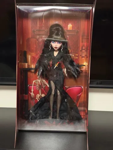 (Leia descrição) boneca monster High elvira skullector