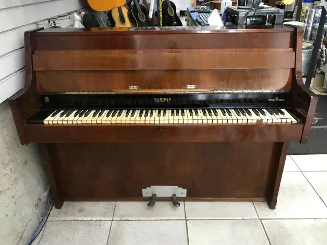 Piano Vertical Gunther Bruxelles Prince Baudouin 88 Teclas