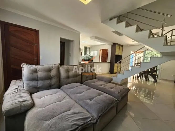 Casa Duplex Não Geminada com Piscina | Morada de Laranjeiras | 3 Quartos