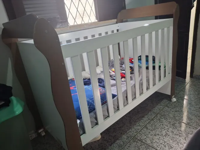 Berço cm rodinha,não faço entrega 