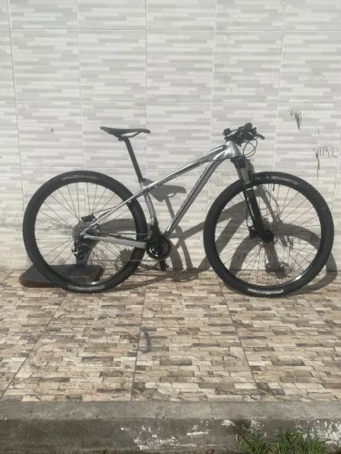 Bike Specialized tamanho 15,5