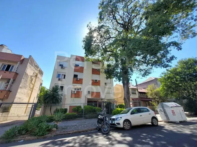 Apartamento com 03 dormitórios na Avenida Carazinho - Porto Alegre - RS