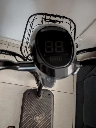 Mini scooter elétrica 2025