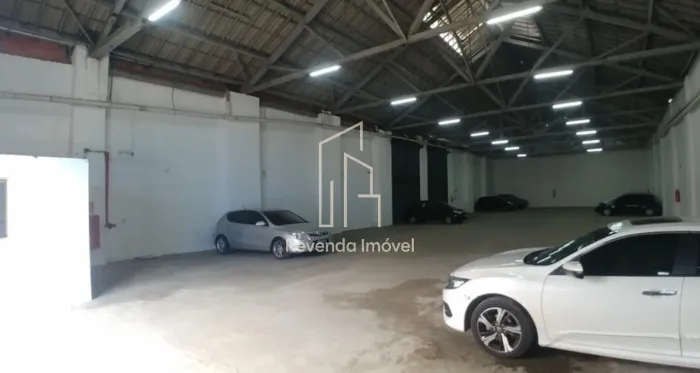 Galpão Comercial de 2.740m² na Barra Funda, São Paulo-SP - Excelente Oportunidade de Locaç