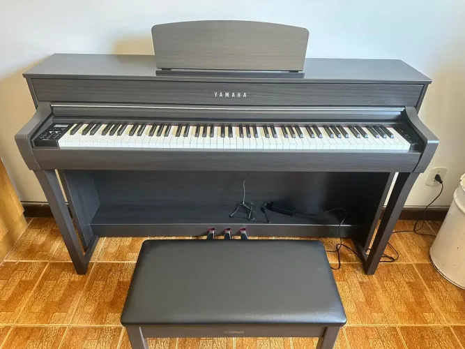 piano digital yamaha clavinova clp-735 (DW - Dark Walnut)