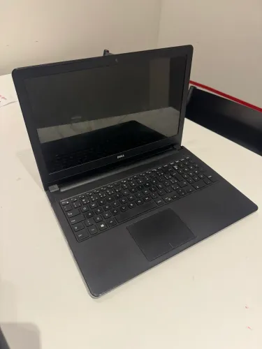 Notebook Dell Inspiron 15-5566 I5 7º geração -SSD 240GB - 8GB
