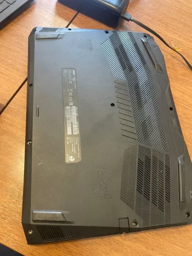 Acer Nitro 15 ryzen 5  - gtx1650