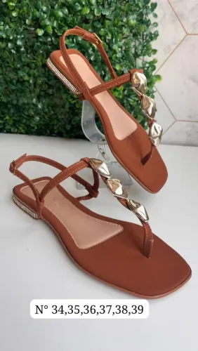 Sapatinho de luxo<br><br>Rasteirinha WR collection ?<br><br>85,00