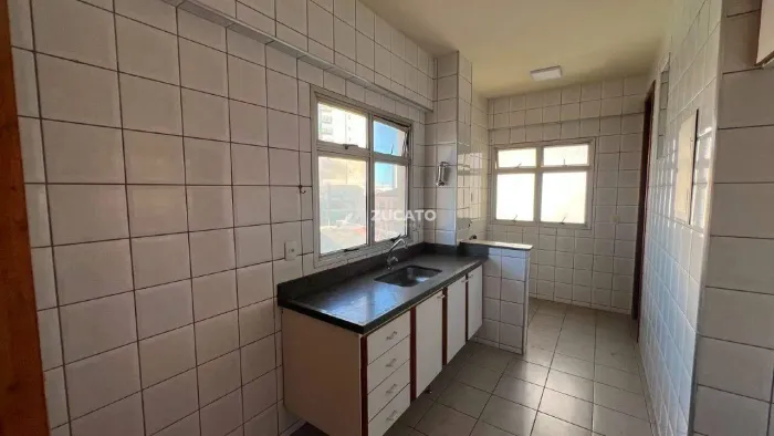 Apartamento residencial 3 quartos com suíte, 98m² no Centro de Uberaba - aluguel R$ 1.500