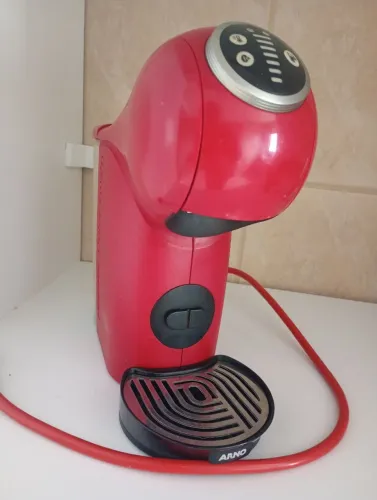 Cafeteira Dulce Gusto gênio plus 