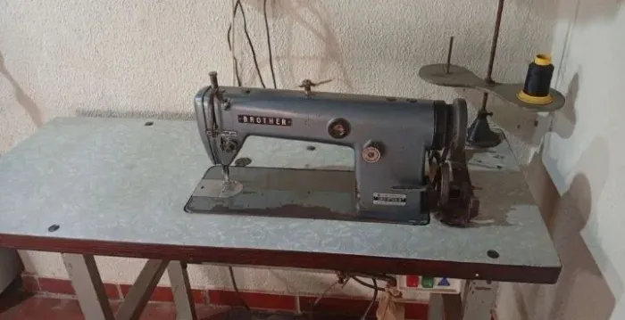 Máquina de costura industrial reta Brother (Venda Urgente)