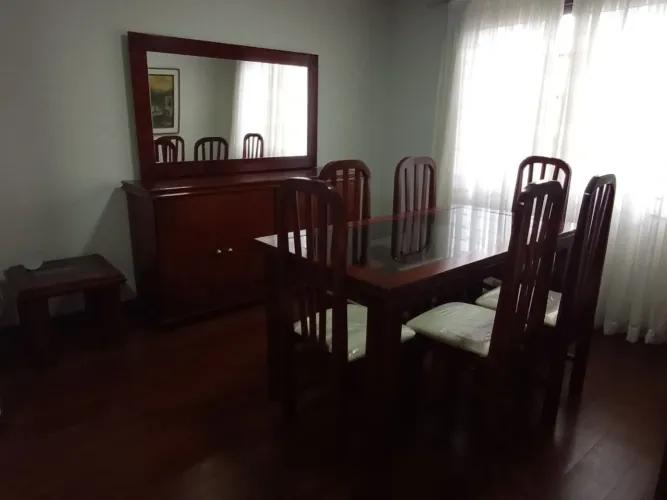 Jogo de sala de jantar completo (10 peças)