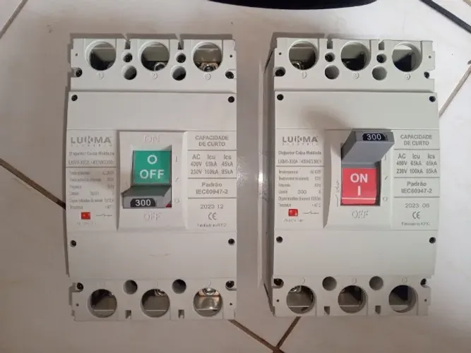 Vendo kit completo disjuntores de 300A, multímetro muito novo e localizador cabos