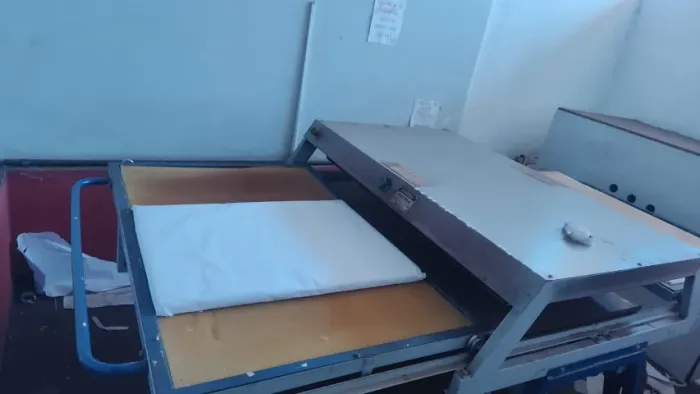 PRENSA SUBLIMÁTICA 2 BERÇOS 75X115 CM MARCA IGUAÇU ,ACOMPANHA COMPRESSOR