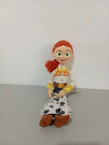 Jessie mattel versao Reino Unido, fala ingles.