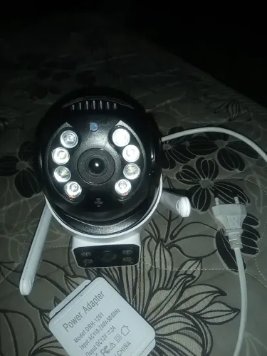 Câmera de Vigilância com Wi-Fi. Pode ver pelo Celular .
