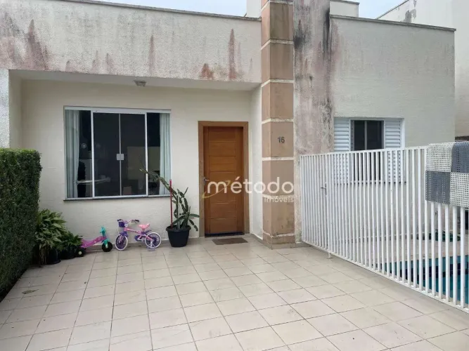 Casa à venda, 79 m² por R$ 590.000,00 - Itaoca - Guararema/SP