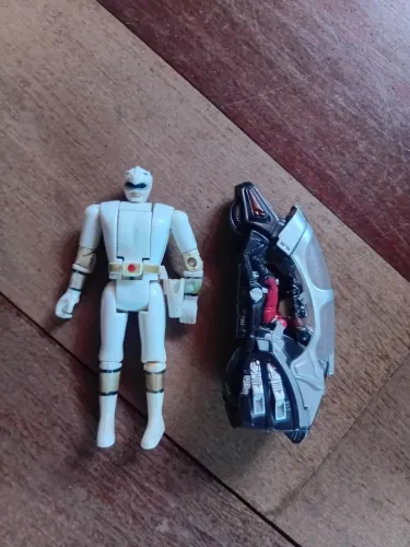 Boneco Power Rangers vira cabeça + power rangers na moto