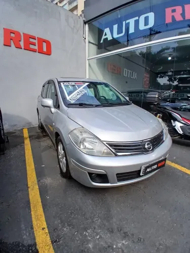 Nissan Tiida SL 1.8/1.8 Flex 16V Aut. 2011