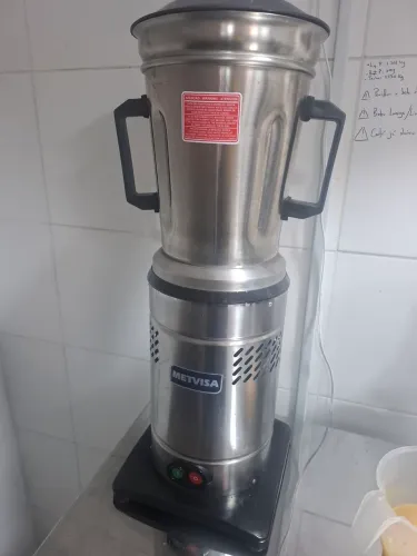 Vende-se liquidificador industrial