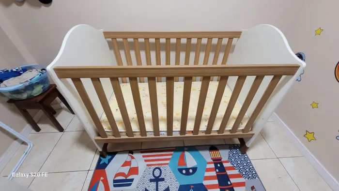 Berço Americano, colchão e enxoval (4 lençol/fronha)