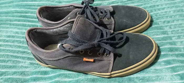 Tenis Vanz tamanho 43 Na cor Azul escuro