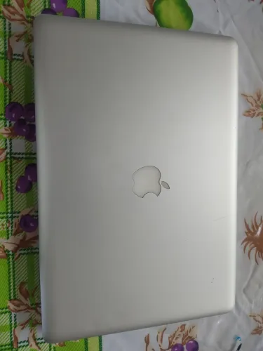 Carcaça Original, tela e conector Macbook pro 2012
