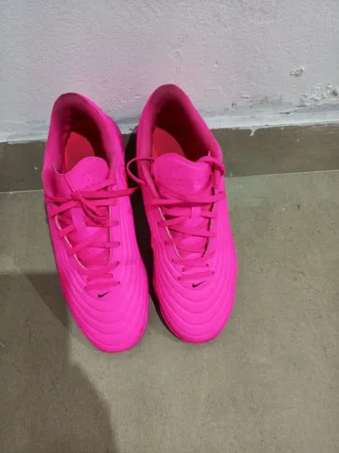 Chuteira de society Nike