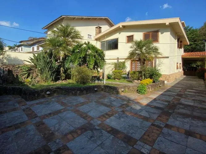 Casa Condomínio São Paulo II na Granja Viana