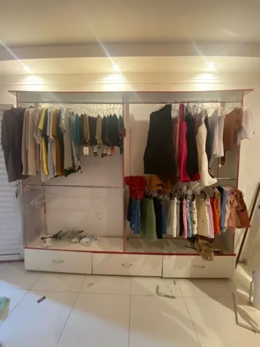Vendo móveis para loja