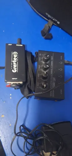 Amplificador de fone de ouvido e controle de volume