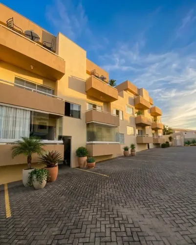 Excelente apartamento duplex, 3 quartos, nascente nascente para locação no Miragem!